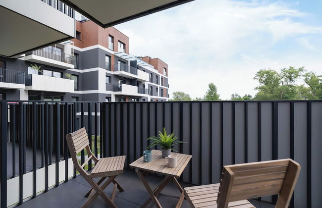 Bright Apartment With Parking by Renters - Photo 16