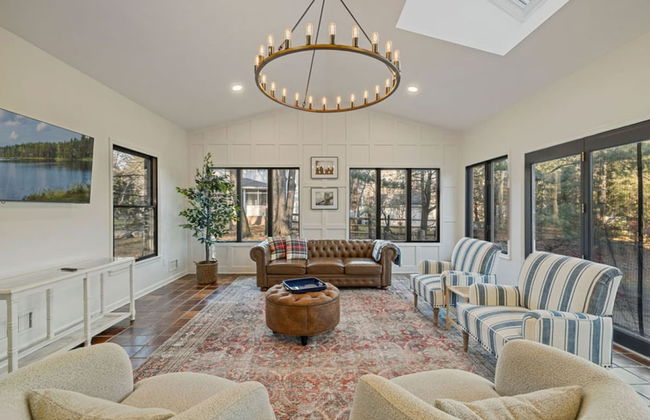 Elegant Spring Stay on Peaceful Retreat - Photo 1