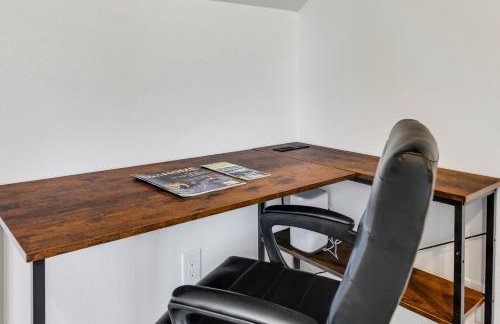 Sunny 3BR Retreat Near Everett Waterfront - Photo 9