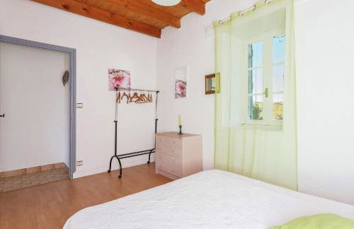 Forest Hideaway in Saint-Caprais - Foto 16