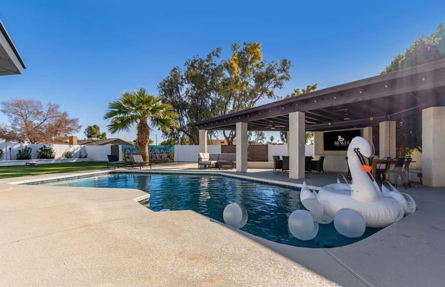 5BR Resort-style Oasis 2 Primary s Cabana Gameroom - Photo 3