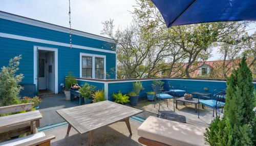 Elegant Sunlit Home with Private Rooftop Oasis - Foto 5