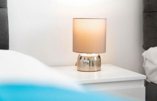 5 Bedroom House - 10 Guests - Multiple off Street Parking - Garden - Smart TV - WIFI - Contractors - Families - Groups - Top Rated - 98Q - Photo 56