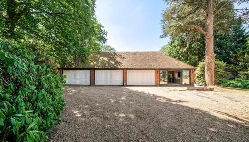 Chalet Gerrards Cross - Photo 2