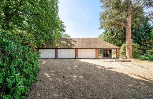 Chalet Gerrards Cross - Photo 2