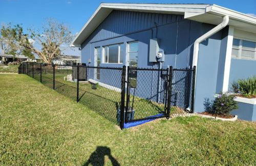 Relaxing canal front 2 BR pool home in North Port - Pineapple Way - Foto 28