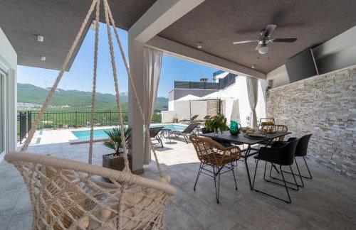 Villa Stella with 32 sqm private heated pool Jacuzzi Sauna Media room 3 bedrooms - Photo 13