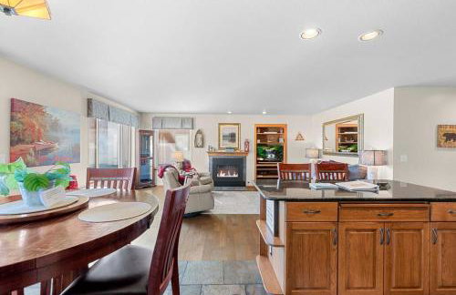 Golf Course View Condo Walk to Town & Pools - Foto 2