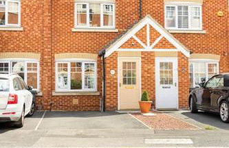 Modern 3 bedroom home *EVcharging* Garden, Parking - Photo 29