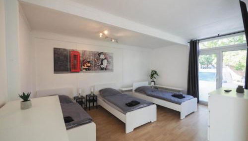 Monteurwohnung-mit-Terrasse-fuer-7-Personen-WLAN-TV-Kueche-Ahrensburg-Naehe-Hamburg-AGRP1204 - Foto 4