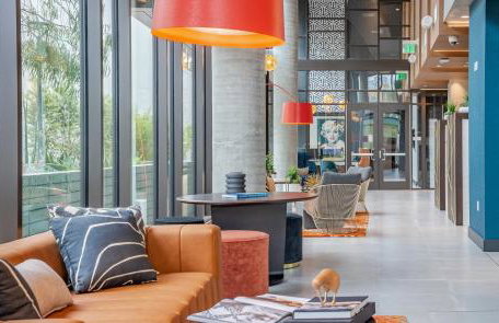 Modern Cosmopolitan APT Mid Hollywood with Free Parking 10mins to Universal Studios - Photo 38