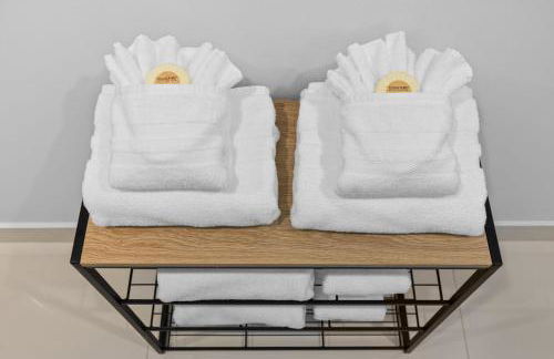 Luxury Condo with Rooftop Pool - 5-Min to Beach - Foto 30