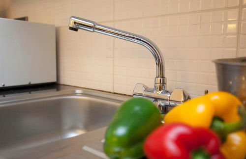 "Snooze Central" - City Centre Apartments above Victoria Centre Shopping Centre with full Kitchen in Milton Street - up to 4 Beds - most Central Location next to the Hilton Hotel - Outdoor Parking for Cars or Vans five pounds a day - Sunday 1pm Check-Out - Photo 27