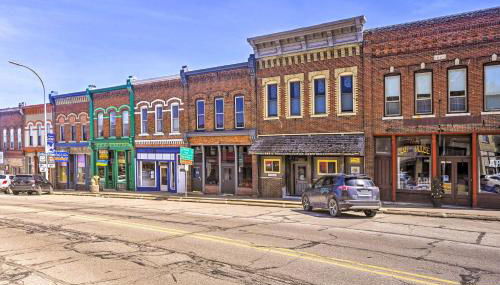 Walk to River Unique Studio in Renovated Bar! - Foto 3