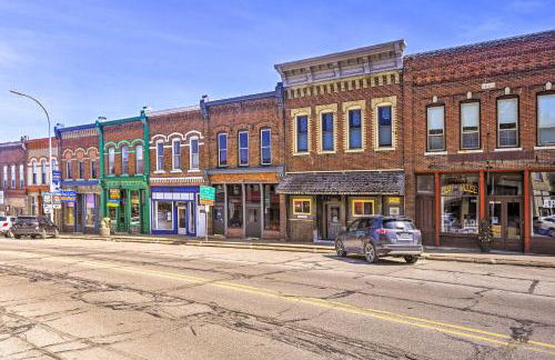 Walk to River Unique Studio in Renovated Bar! - Foto 3