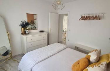 Nice beachside 2-BD apt near Barcelona - Foto 8