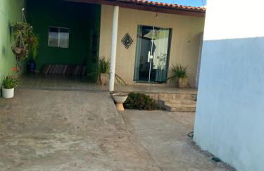 Casa Grande com 2 quartos e 3 camas com AR CONDICIONADO nos dois quartos - Foto 12