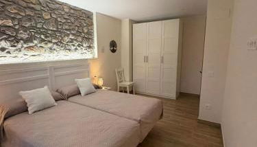 Apartamentos Rurales Sariar - Foto 2, wardrobe