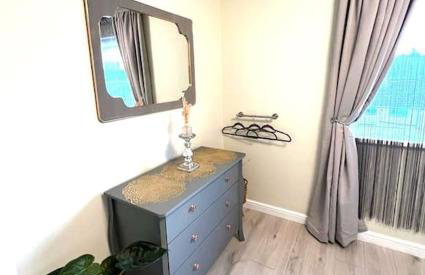 The Art Gallery Guest House - Newport Cozy 3-Bedroom Home - Foto 17
