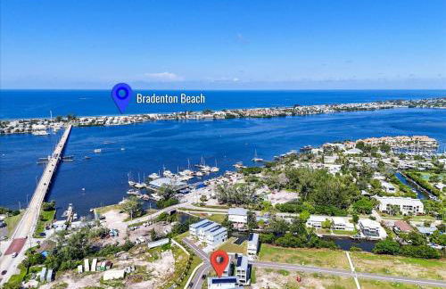 Bayview Pointe - Luxury home with heated pool! Near Anna Maria isle! - Photo 35