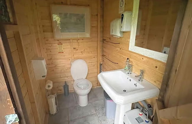 Woodland Camping pod With use of Campsite Bathroom - Photo 7