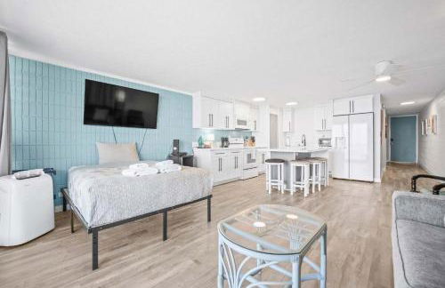 Beautiful Beachfront Condo - Photo 8