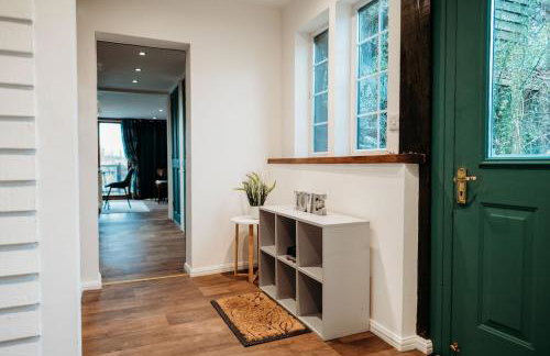 Heron's Perch- A pond-side retreat with cinema room - Photo 61