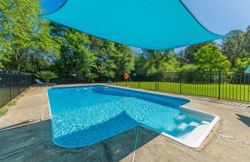 Private Pool and 3BR Family Fun Home with Gazebo - Foto 12