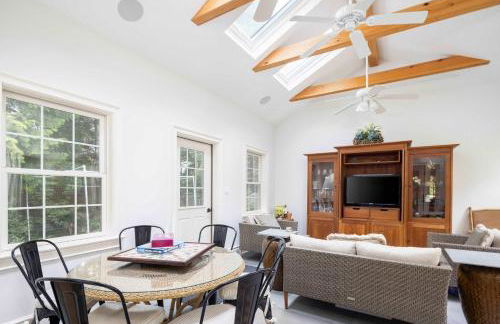 Summerset Villa by Rove Travel - Home with Pool & Hot Tub - Foto 9