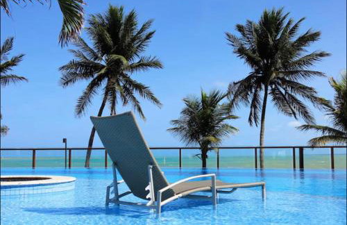 Apartamento a beira-mar com piscina - Foto 2