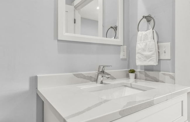 Luxury 2BD 2BA Near Logan Airport and T Station - Foto 32