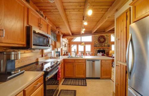 Smoky Mountain Vacation Rental with Large Deck! - Foto 11