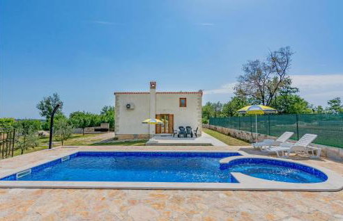 Beautiful Home In Zminj With Kitchen - Photo 5