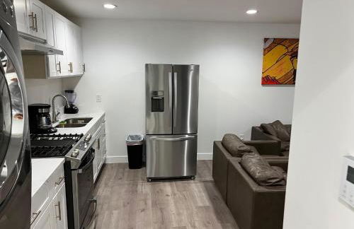 Brand new private one bed one bath home with private parking for 2 - Foto 5