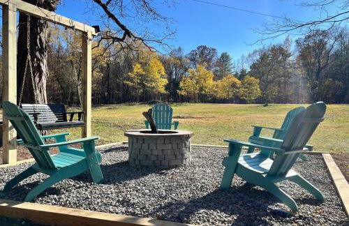 Catskills Escape Hot Tub Massage Chairs & Games - Foto 21