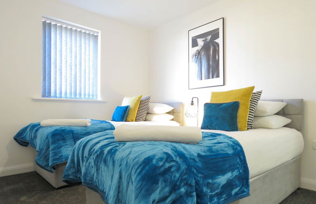 Tudors eSuites Birmingham House with Private Garden Free Parking - Foto 2