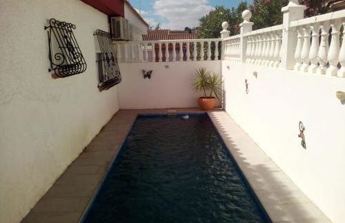 2 Bed-Sleeps 5-Private Pool-Pets-AirCon - Foto 10