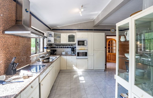 Joana Stunning Villa IS A 10 MIN Walk TO THE BEA - Foto 28