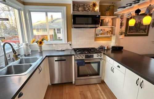 BoDekes N Tacoma Landing with HOT TUB near University - Foto 10