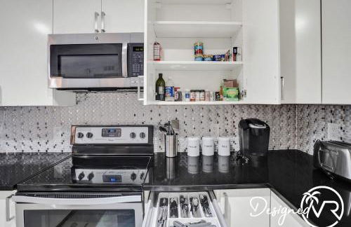 Modern condo wpool patio - Photo 5