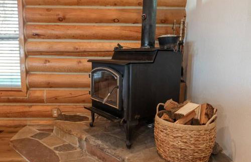Splendor Valley Farms Huge Log Cabin with King Bed Bunk Beds and Game Room - Photo 22