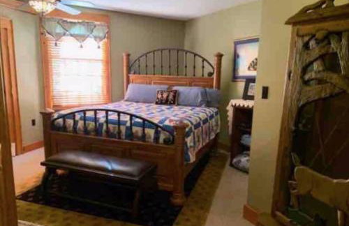 LUXURIOUS TN Mtn Lodge- Sleeps 22+, Hiking & Lake - Photo 14