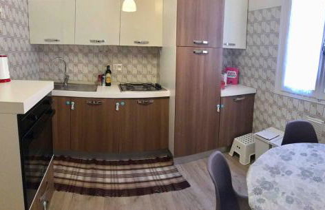 In the center of Modena, Piazza Roma and the Ferrari Museum - Foto 12