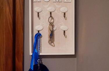 Luxury 2BR Spacious & Stylish with Patio near Metro - Foto 27