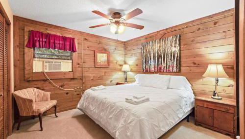 Classic Log Cabin with Fireplace on Quiet River - Foto 2