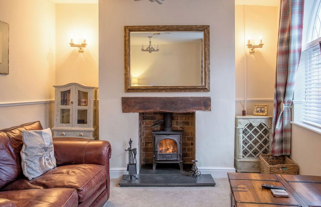 Charming 2 BD House in Tewkesbury Centre - Photo 16