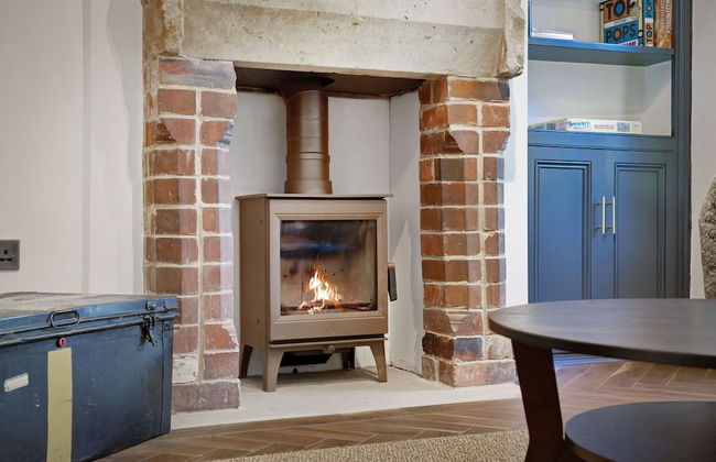 Host Stay Charnwood Cottage - Photo 7