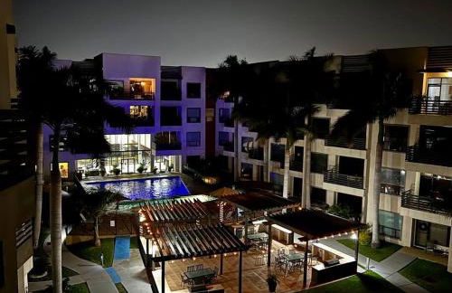 Luxury Condo with Pool and Jacuzzi - Photo 21