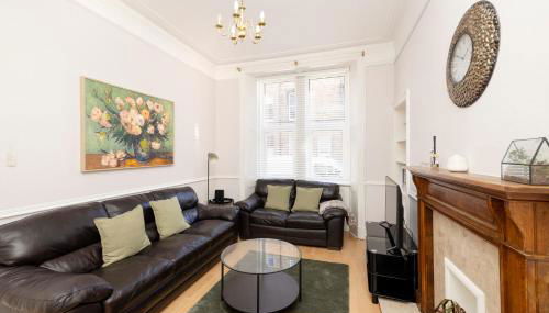 Refined 2-Bed Flat with Classic Edinburgh Charm - Foto 1