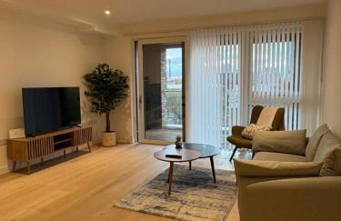 2 Bed Luxury Property with Balcony King Cross - Foto 1